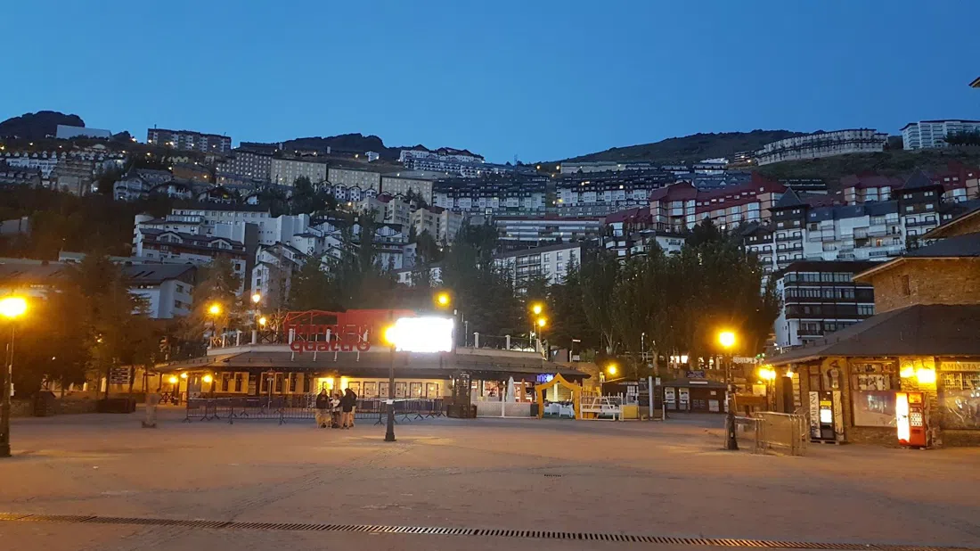 Station de ski Sierra Nevada (Pradollano) — téléphérique d'été à 3 000 m, Grenade