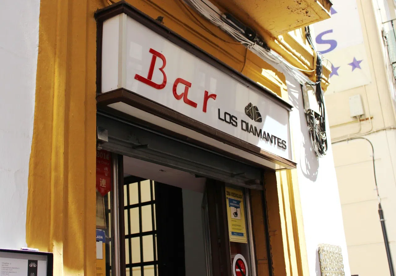 Den sidste gratis tapa: Inde i Granadas ubrudte bar-til-bar-ritual