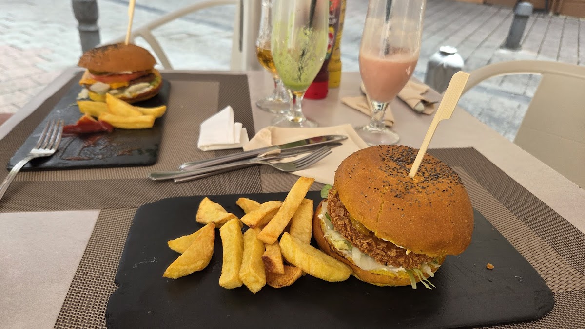 Hicuri Art Restaurant — photo 6